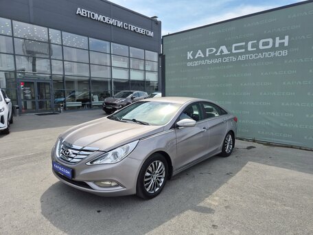 Hyundai Sonata VI (YF)