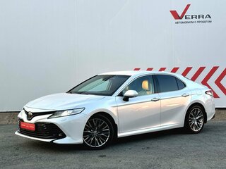 2021 Toyota Camry VIII (XV70), белый, 3000000 рублей, вид 1
