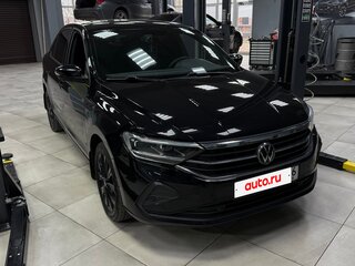 2022 Volkswagen Polo VI, чёрный, 2100000 рублей, вид 4