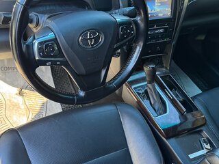 2017 Toyota Camry VII (XV50) Рестайлинг 2, белый, 2550000 рублей, вид 5
