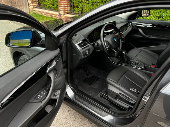 2020 BMW X2 xDrive18d I (F39), серый - вид 24