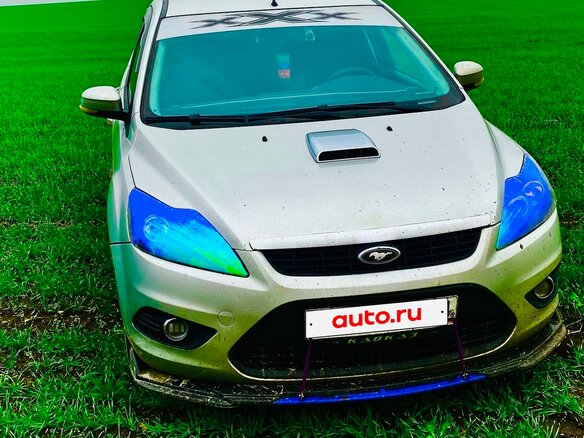 2009 Ford Focus II Рестайлинг, серебристый, 800000 рублей