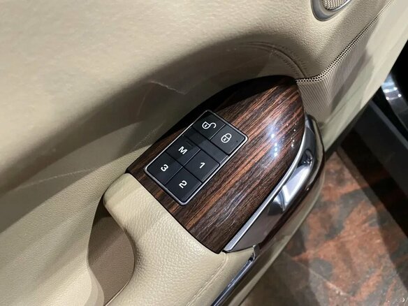 2017 Land Rover Range Rover IV, чёрный, 4390000 рублей - вид 4