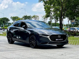 2023 Mazda 3 Axela IV (BP), чёрный, 1700000 рублей, вид 3