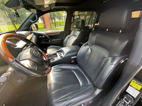 2016 Lexus LX 570 III Рестайлинг 2, чёрный, 7250000 рублей - вид 5