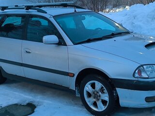 2001 Toyota Avensis I Рестайлинг, серебристый, 310000 рублей, вид 2