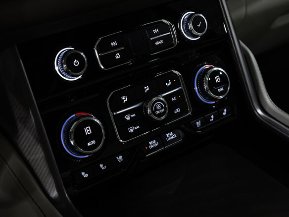 2022 GMC Yukon V, чёрный, 7050103 рублей - вид 26