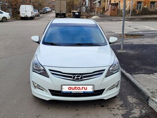 2015 Hyundai Solaris I Рестайлинг, белый, 890000 рублей, вид 2
