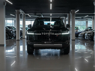 2025 Toyota Land Cruiser 300 Series, чёрный, 14200000 рублей, вид 3