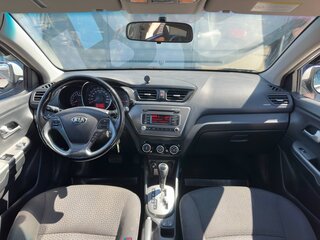2017 Kia Rio III Рестайлинг, серебристый, 1075000 рублей, вид 2