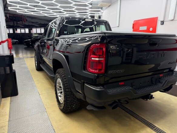 2025 Ram 1500 RHO V Рестайлинг, чёрный - вид 31