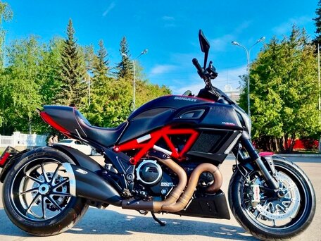 2014 Ducati Diavel Carbon, красный, 1150000 рублей, вид 1