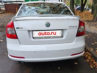 2010 Skoda Octavia RS II Рестайлинг, белый, 1200000 рублей, вид 4