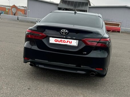 2021 Toyota Camry VIII (XV70) Рестайлинг, чёрный, 2850000 рублей, вид 3