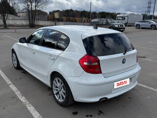 2010 BMW 1 серии 116i I (E81/E82/E87/E88) Рестайлинг, белый, 580000 рублей, вид 5