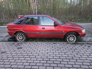 1996 Ford Escort V Рестайлинг 2, красный, 120000 рублей, вид 1