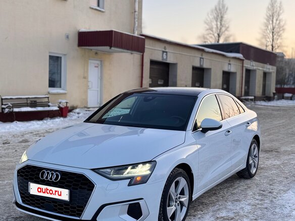 2022 Audi A3 40 TFSI IV (8Y), белый, 2350000 рублей
