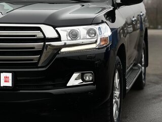 2020 Toyota Land Cruiser 200 Series Рестайлинг 2, чёрный, 6350000 рублей, вид 3