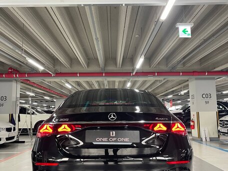 2026 Mercedes-Benz E-Класс 300 VI (W214, S214), чёрный, 9900000 рублей, вид 4