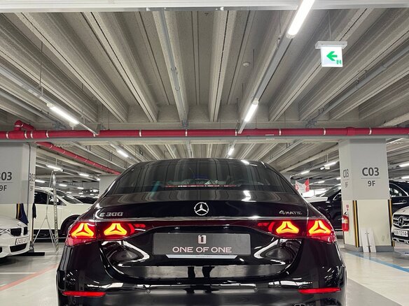 2026 Mercedes-Benz E-Класс 300 VI (W214, S214), чёрный, 9900000 рублей - вид 3