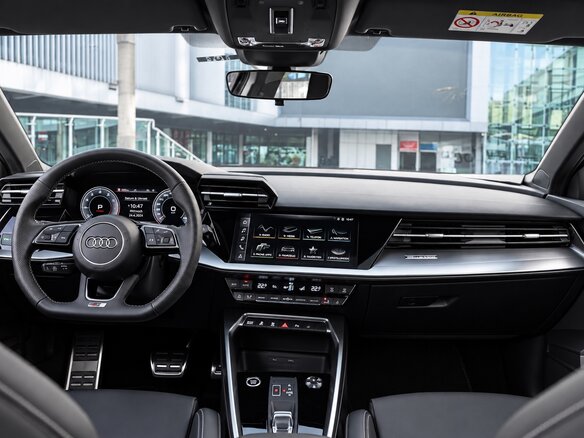2023 Audi A3 Sportback 35 TFSI IV (8Y), зелёный, 2300002 рублей - вид 16