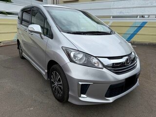 2016 Honda Freed I Рестайлинг 2, серебристый, 856000 рублей, вид 1
