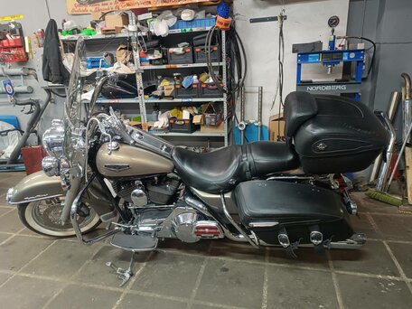 2005 Harley-Davidson Road King, коричневый, 1050000 рублей, вид 1