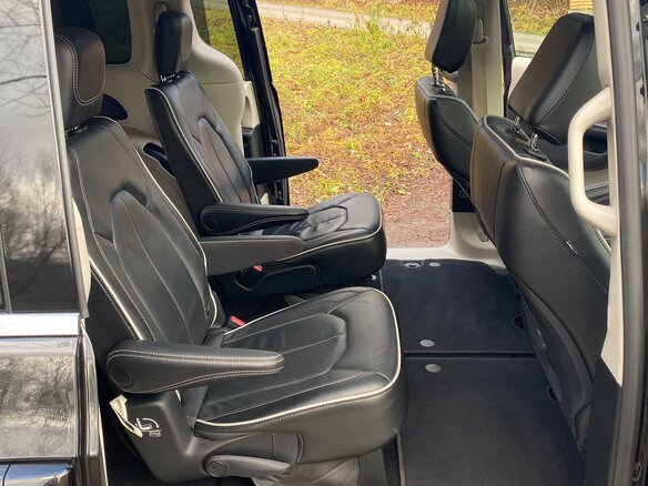 2022 Chrysler Pacifica RU Рестайлинг, чёрный, 3900000 рублей - вид 17