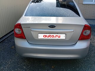 2010 Ford Focus II Рестайлинг, серебристый, 440000 рублей, вид 3