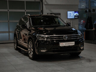 2020 Volkswagen Tiguan II, чёрный, 2698000 рублей, вид 3