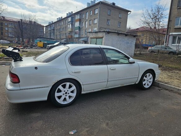 1999 Infiniti I30 I, белый, 170000 рублей - вид 2