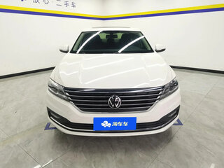 2022 Volkswagen Lavida III, белый, 1950000 рублей, вид 1