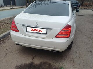 2011 Mercedes-Benz S-Класс 350 V (W221) Рестайлинг, белый, 1500000 рублей, вид 3