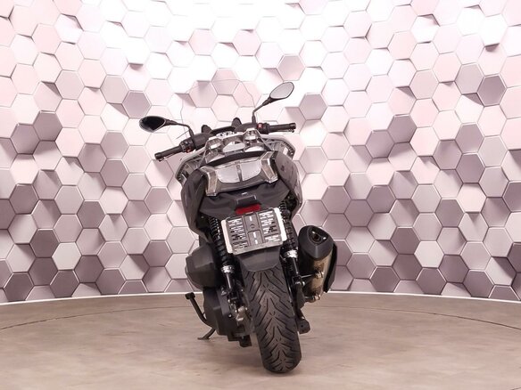 2024 BMW C 400 GT, чёрный - вид 5