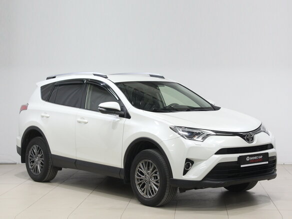 2015 Toyota RAV4 IV (XA40) Рестайлинг, белый, 1780000 рублей - вид 2