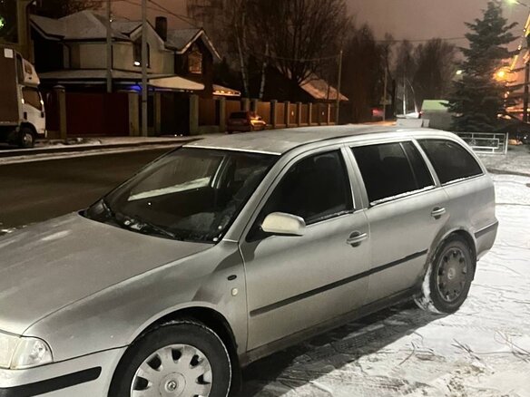 2000 Skoda Octavia I (A4) Рестайлинг, серебристый, 325000 рублей - вид 6