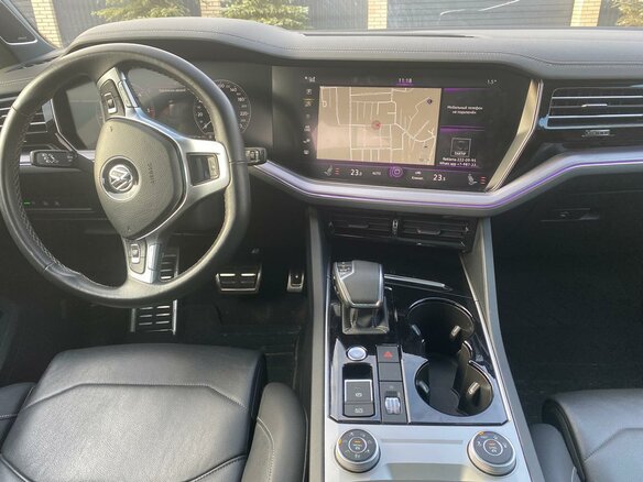 2019 Volkswagen Touareg III, белый, 5650000 рублей - вид 12