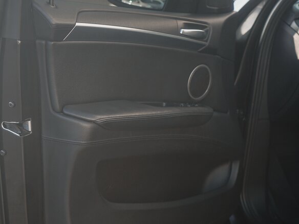 2013 BMW X6 M I (E71) Рестайлинг, чёрный, 2700000 рублей - вид 14