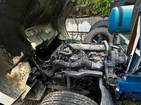 2001 Nissan Atlas, белый, 2500000 рублей, вид 3