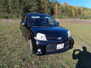 2012 Toyota Sienta I Рестайлинг 2, чёрный, 960000 рублей, вид 1