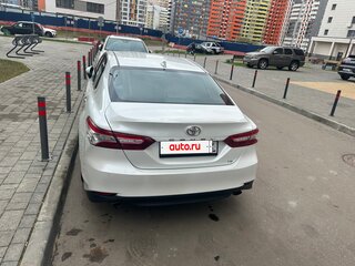 2020 Toyota Camry VIII (XV70), белый, 3950000 рублей, вид 4