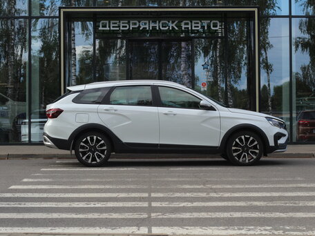 2024 Lada (ВАЗ) Vesta SW Cross I Рестайлинг (NG), белый, 1610000 рублей, вид 4