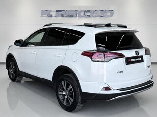 2016 Toyota RAV4 IV (XA40) Рестайлинг, белый, 2329000 рублей, вид 2