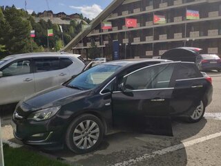 2013 Opel Astra J Рестайлинг, чёрный, 599000 рублей, вид 5