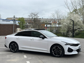 2021 Kia K5 III, белый, 2550000 рублей, вид 4