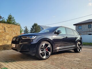 2020 Audi Q7 50 TDI II (4M) Рестайлинг, чёрный, 6800000 рублей, вид 3