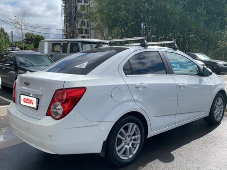 2014 Chevrolet Aveo II, белый, 525000 рублей, вид 4