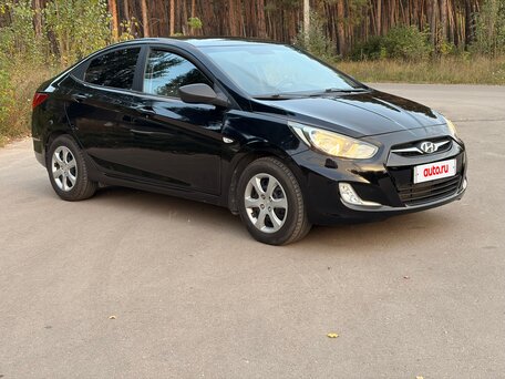 2014 Hyundai Solaris I, чёрный, 870000 рублей, вид 3