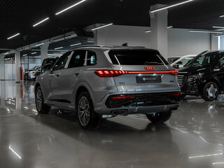 2026 Audi Q5 L III (GU), серый, 6300000 рублей, вид 4