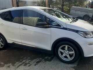 2020 Chevrolet Bolt I, белый, 2300000 рублей, вид 4